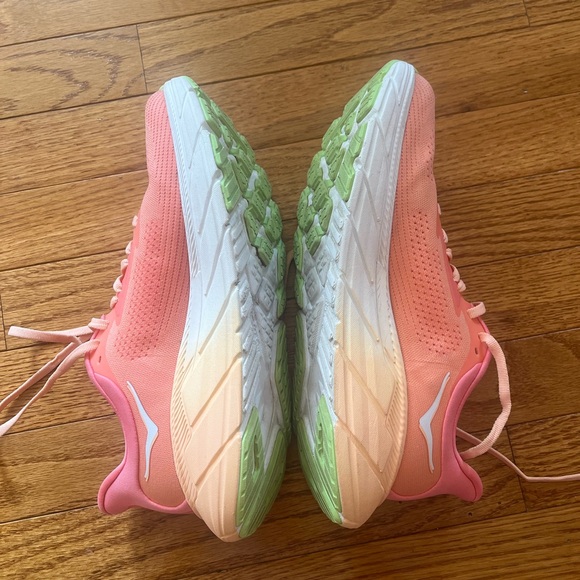 Hoka Arahi 7 - Coral - Picture 3 of 11